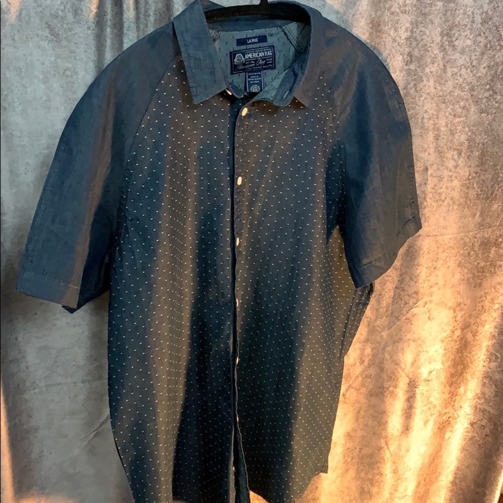 Short sleeve button down, Rounded shoulders. Large - Picture 5 of 8